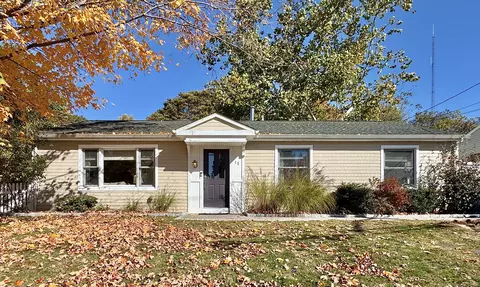 15 Alpha St, Milford, CT 06460