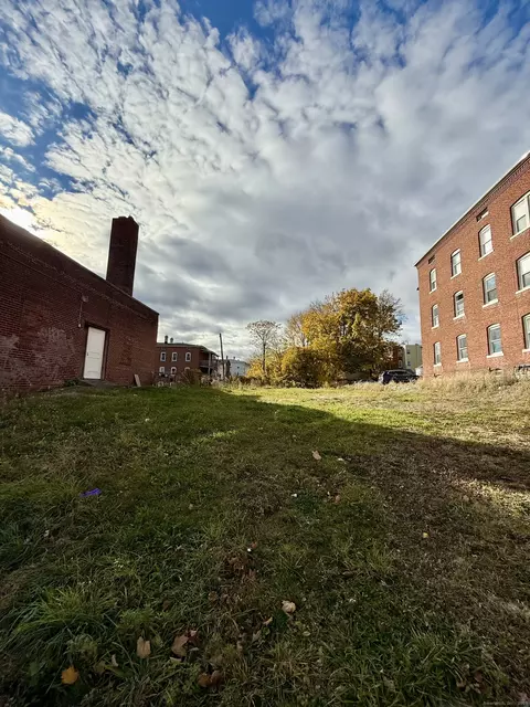 80 Gold St, New Britain, CT 06053