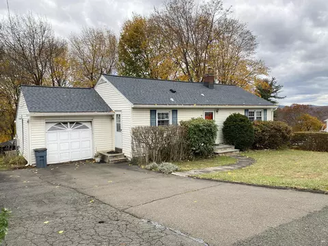 25 Topstone Dr, Danbury, CT 06810