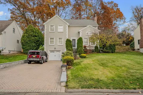 102 Westlook Rd, Wethersfield, CT 06109