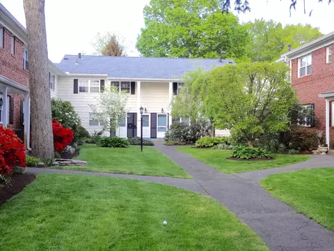 245 Unquowa Rd #33, Fairfield, CT 06824