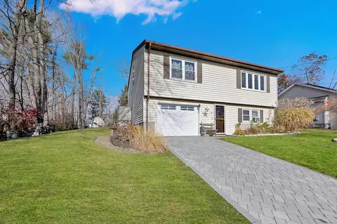 25 Parkwood Ave, Waterbury, CT 06708