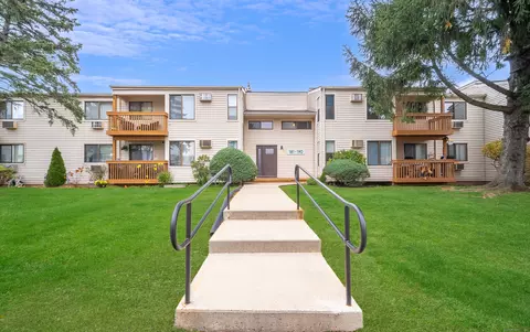 188 Woodland Dr #188, Cromwell, CT 06416