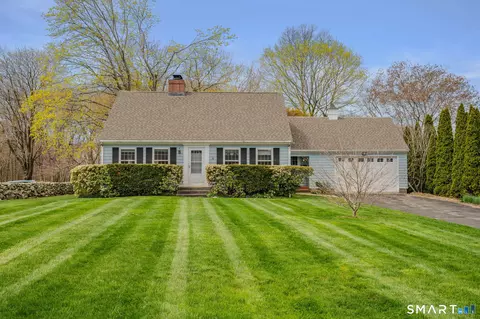 11 Heath St, Mystic, CT 06355