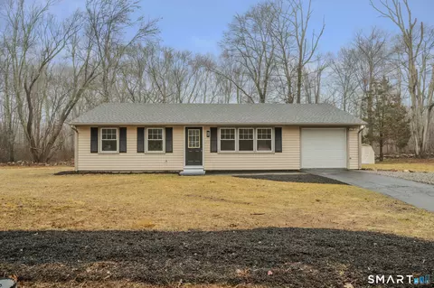 153 Meeting House Ln, Ledyard, CT 06339