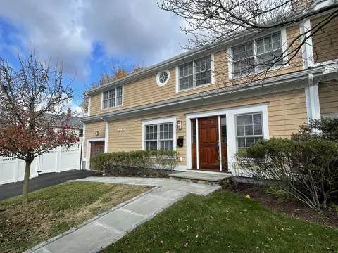 1 Northfield St #B, Greenwich, CT 06830