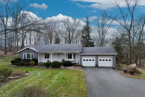 16 Mount Parnassus Rd, East Haddam, CT 06423