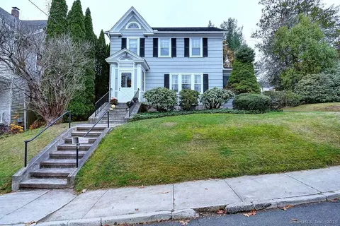 24 New St, Naugatuck, CT 06770
