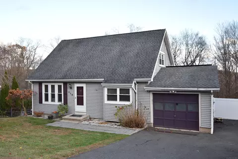 236 Bluebird Dr, Naugatuck, CT 06770