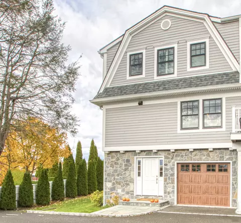 24 Harold St #E, Cos Cob, CT 06807