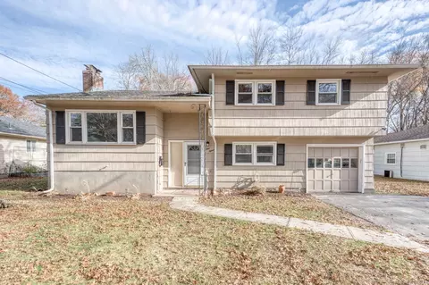115 Northbrook Dr, West Hartford, CT 06117