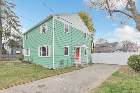 366 Columbus Ave, Stratford, CT 06615