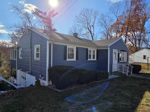 8 Circle Dr, East Haven, CT 06513