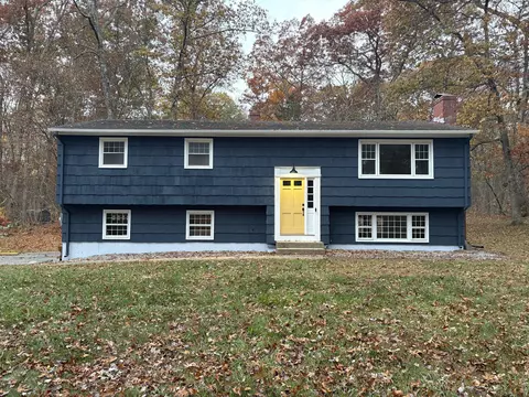 825 Old Hartford Rd, Colchester, CT 06415