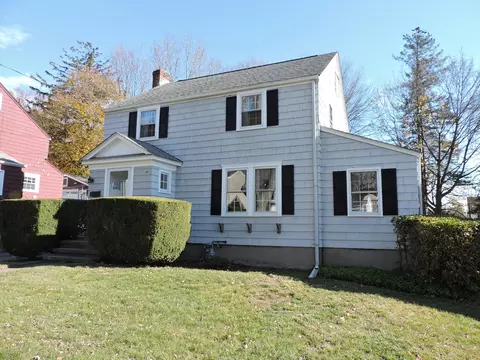 86 Parkway Dr, Stratford, CT 06614