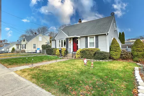 83 Pauline Ave, West Haven, CT 06516