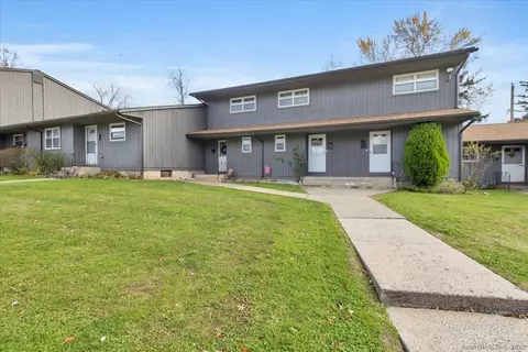 131 Williamstown Ct #131, Newington, CT 06111