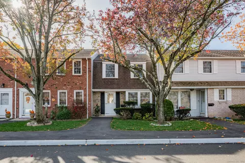 15 Greenwich Way #15, Milford, CT 06460