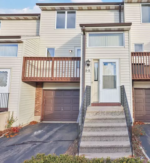 5 Foncine Ln #5, South Windsor, CT 06074