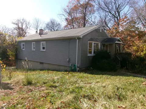 62 Pearson Ave, Milford, CT 06460