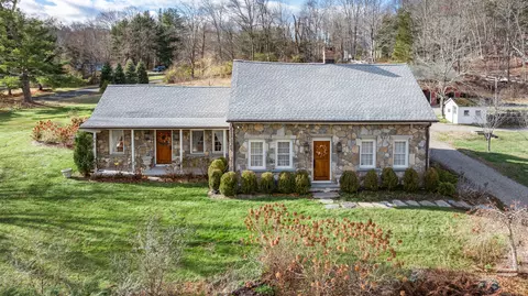 40 Plaster House Rd, Southbury, CT 06488