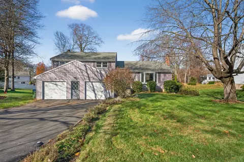 319 Great Swamp Rd, Glastonbury, CT 06033