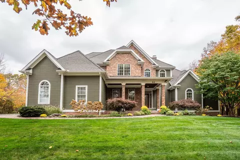 42 Garrett Rd, Canton, CT 06019