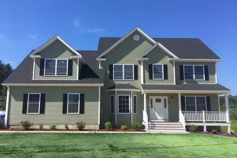 155 Old Common Rd, Wethersfield, CT 06109