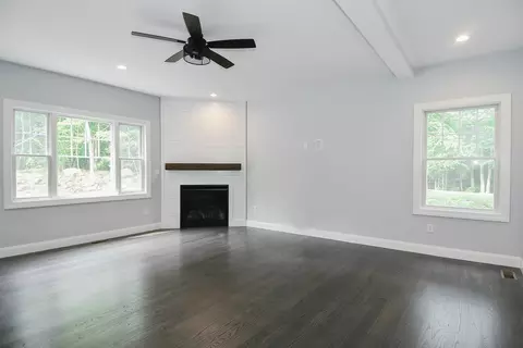 Living - 155 Old Common Rd, Wethersfield, CT 06109 photo 3 of 4