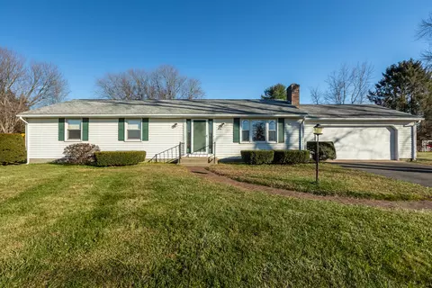 7 East Rd, Broad Brook, CT 06016