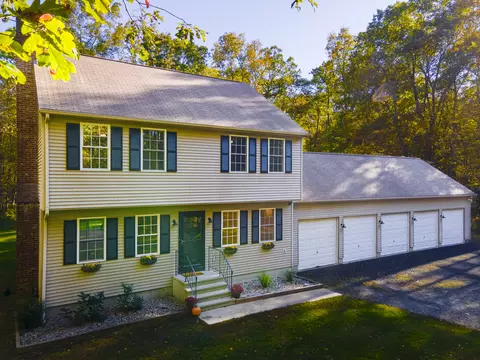27 Windy Hill Rd, Hampton, CT 06247