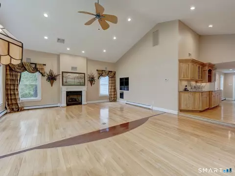 Living - 501 Highland St, Wethersfield, CT 06109 photo 3 of 9