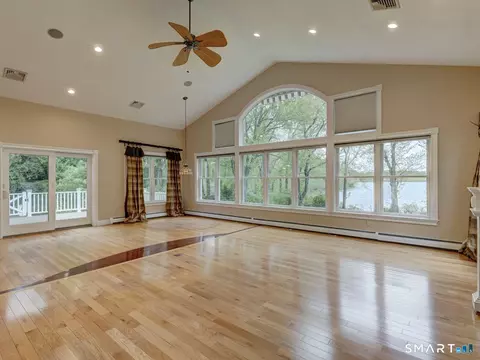 Living - 501 Highland St, Wethersfield, CT 06109 photo 1 of 9