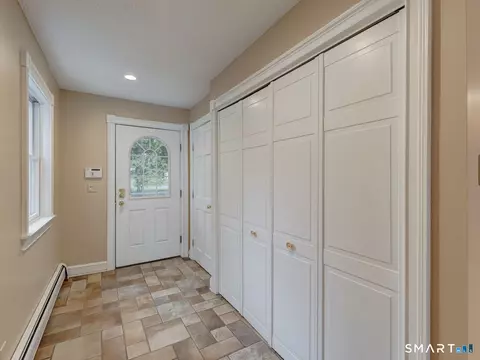 Entry Way - 501 Highland St, Wethersfield, CT 06109 photo 1 of 2