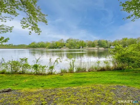View/Area - 501 Highland St, Wethersfield, CT 06109 photo 2 of 3
