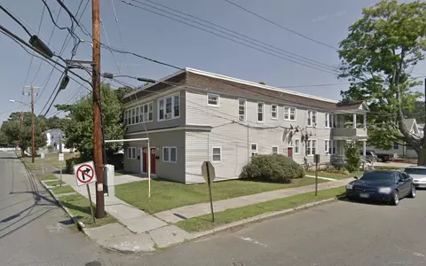 28 Brown St, West Haven, CT 06516