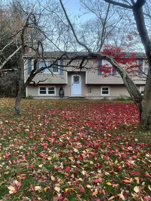 80 School House Rd, Wallingford, CT 06492