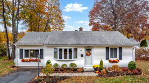 118 Hellstrom Rd, East Haven, CT 06512