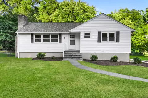 8 Lloyd Rd, Norwalk, CT 06850
