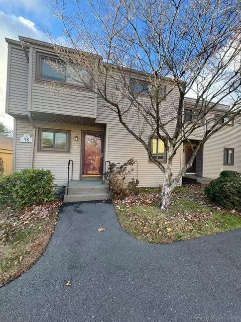 18 Greenbriar Dr #A, Farmington, CT 06032