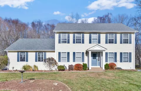 331 Woodmont Dr, Coventry, CT 06238