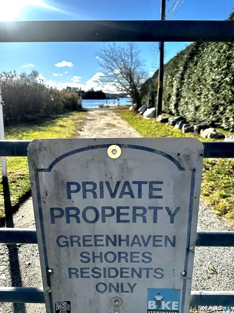 16 Green Ave, Pawcatuck, CT 06379