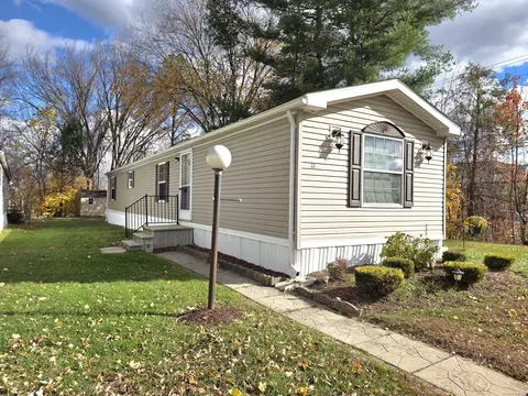 9 North Rd # 17, East Windsor, CT 06088