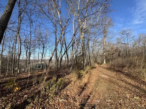 71 Hilltop Dr, Branford, CT 06405