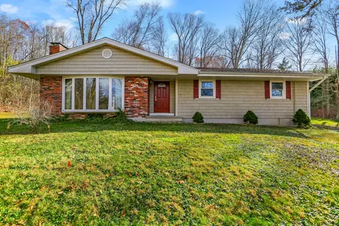 5 Woodland Hills Ter, Brookfield, CT 06804