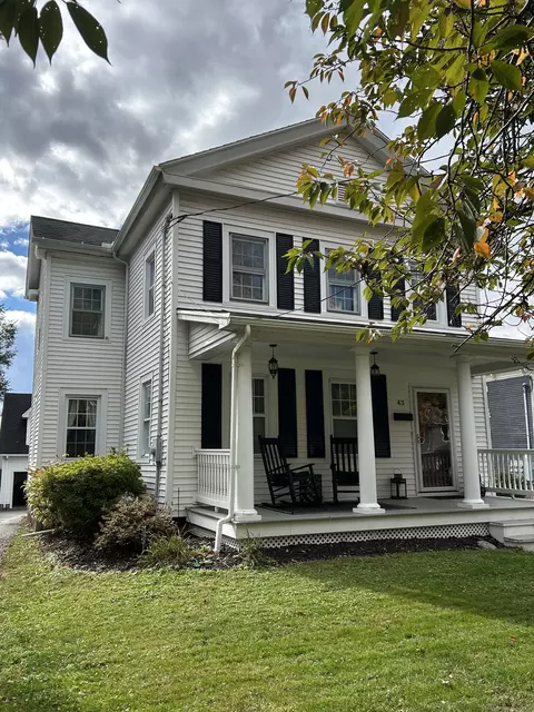43 Academy St, Wallingford, CT 06492