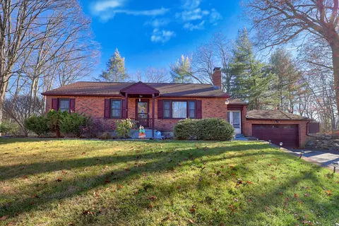 90 Spruce Dr, Torrington, CT 06790
