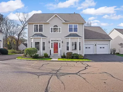101 Royals Ct, Trumbull, CT 06611