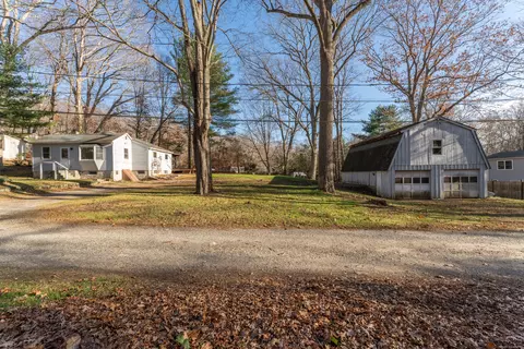 3 Jamaica Rd, Clinton, CT 06413