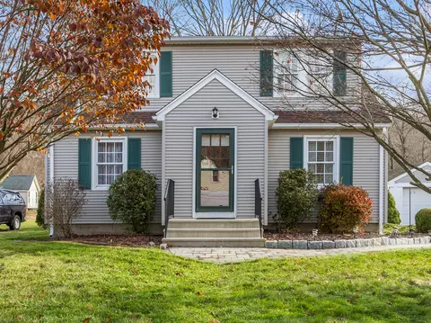 71 Treadwell Ave, Thomaston, CT 06787